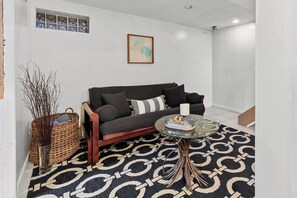 Coin salon dans le hall