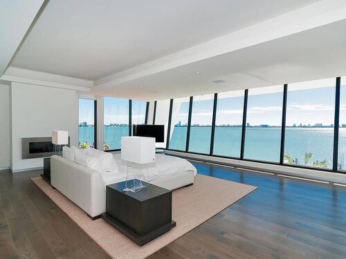 Villa Cristiano - 2020 Watefront Villa for Future