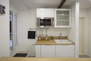 Lyxlägenhet - 1 kingsize-säng med bäddsoffa | Eget kök | Kylskåp, mikrovågsugn, spishäll och diskmaskin