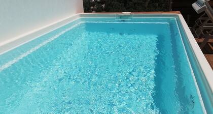 SUITE WHITE GEA MIT POOL-STUNNING-MEERBLICK