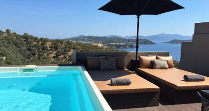 2BR,1 BTH SUITE WHITE GEA WITH POOL STUNNING SEA VIEWS