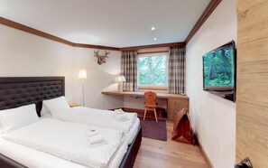 4 bedrooms, desk, free WiFi, bed sheets - Modern in alpine style designed apartment with tasteful details (St. Moritz)