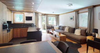 Dieses Mehrfamilienhaus mit einigen Ferienwohnungen befindet sich am Dorfeingang