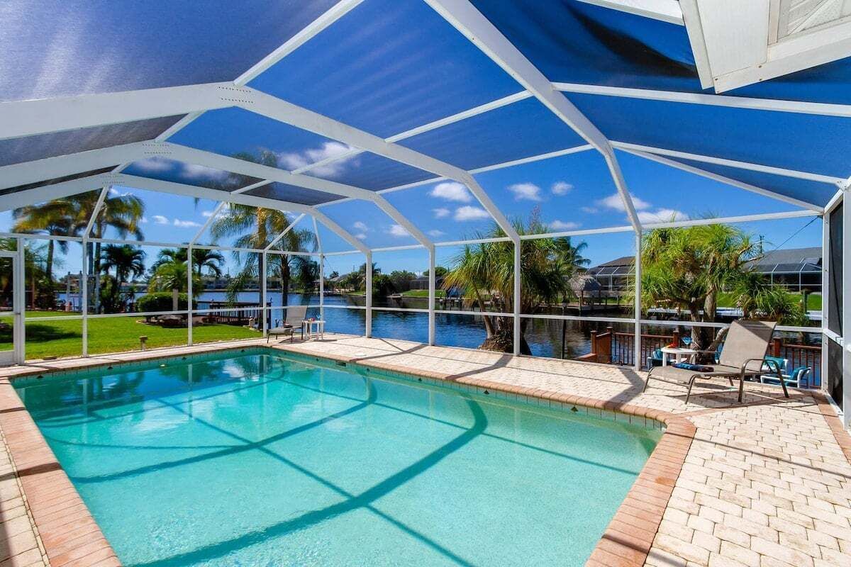 Et oppvarmet basseng