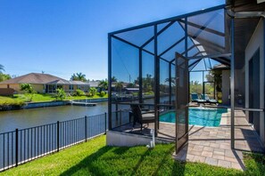 A heated pool - Coral Paradise- Salt Water Pool - baby fence (Cape Coral)