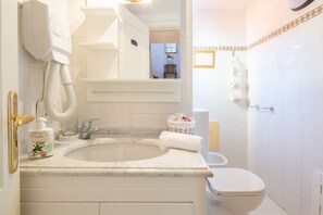 Shower, hair dryer, bidet, towels - Mercato Centrale Sweet in Florence by Mmega (Firenze)