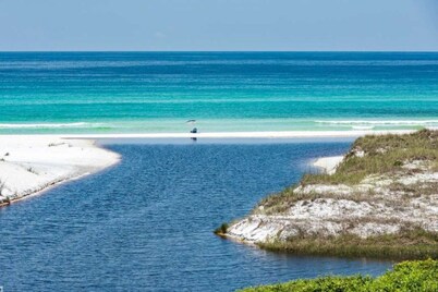 8 Bedrooms, Private Heated Pool - optional, Golf Cart Included, Sleeps 16