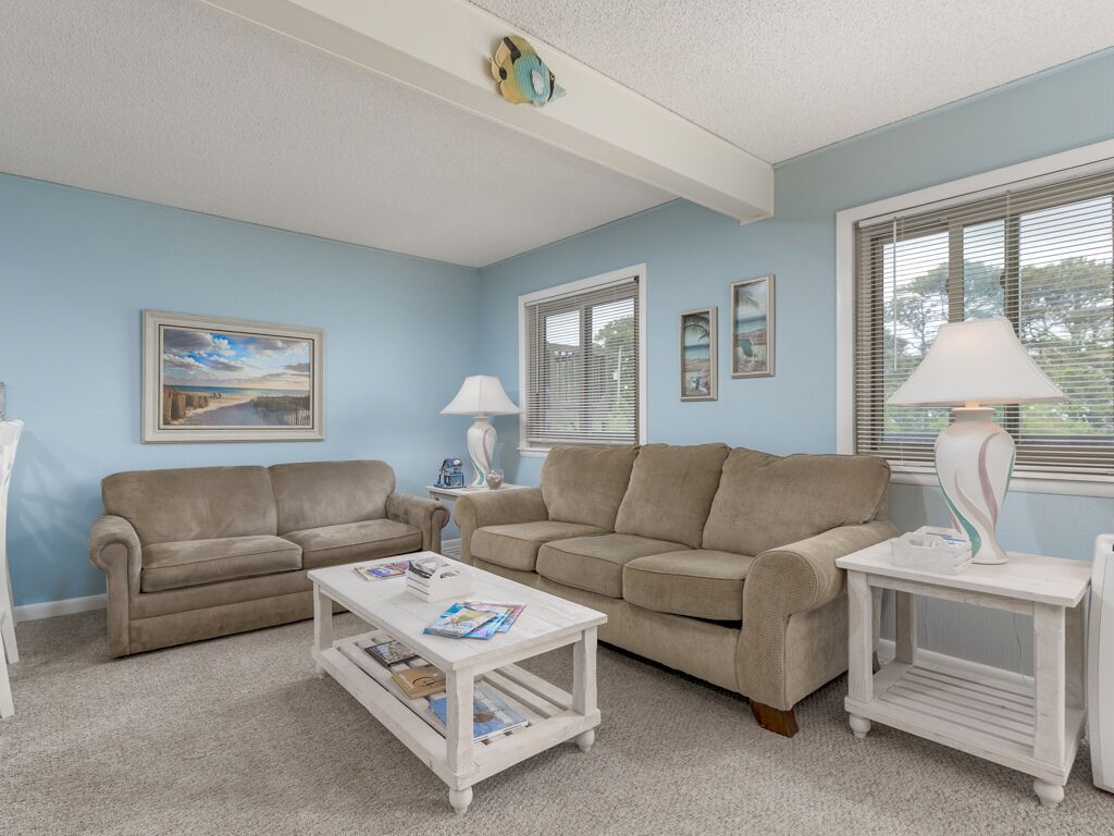 Modern condo in desirable North Ocean City