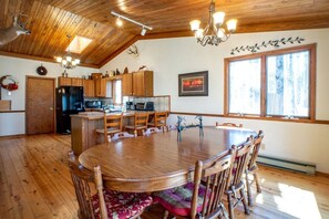 Dining - Dancing Bear - Private Wooded Lot, Dog Friendly (Davis)
