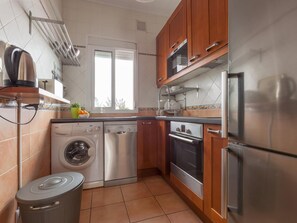 Fridge, microwave, oven, dishwasher - Apt. Bright 2 br - Santa Cruz- 4PX.WIFI/A.C (sevilla)