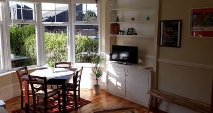 Bright spacious garden flat in period property in Bowes Park