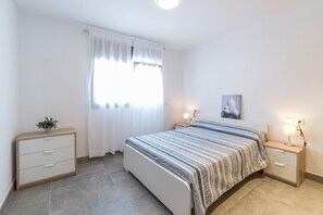 4 habitaciones, tabla de planchar con plancha y wifi gratis 