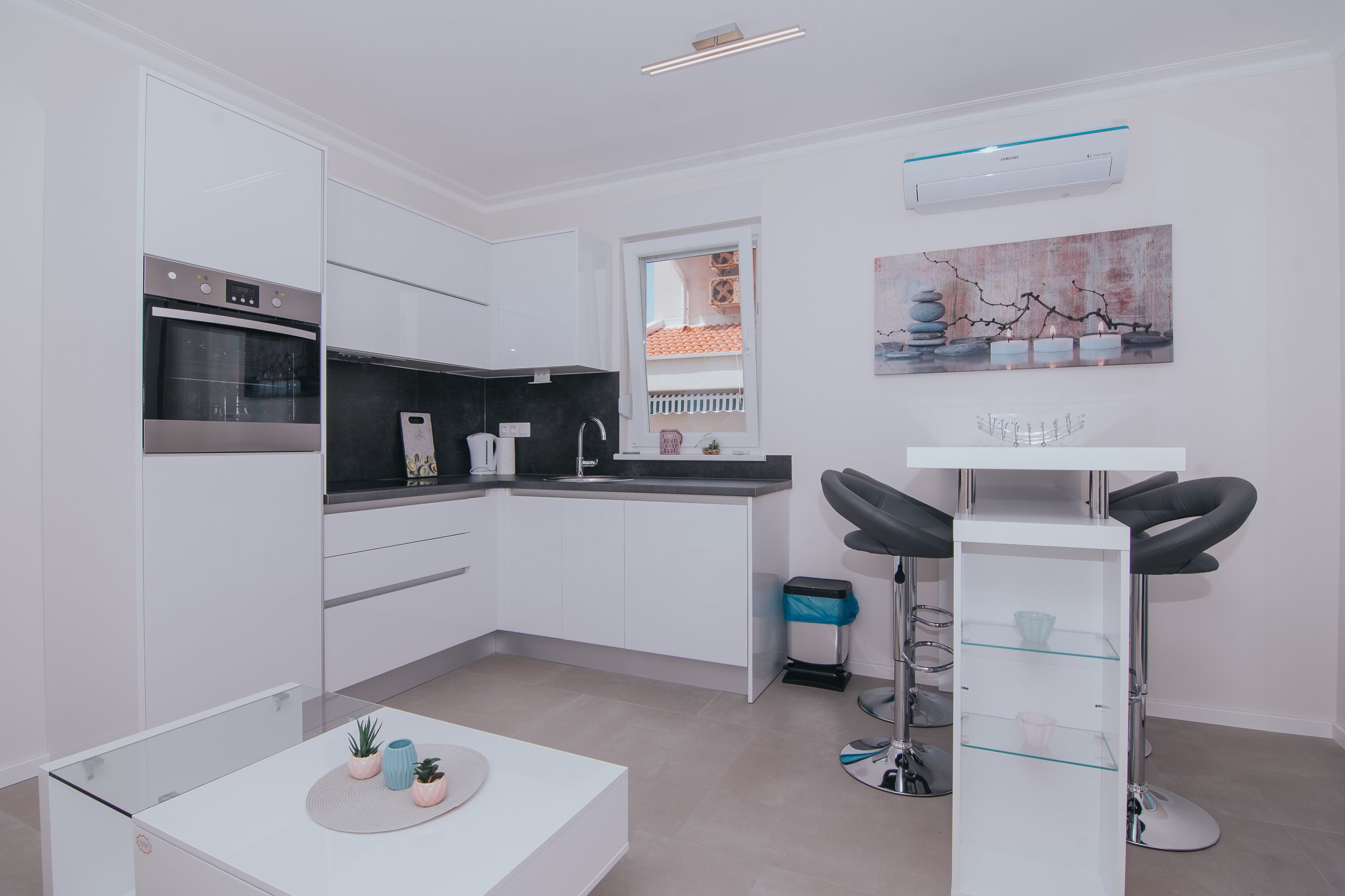 Kühlschrank, Ofen, Herdplatte, Geschirrspüler