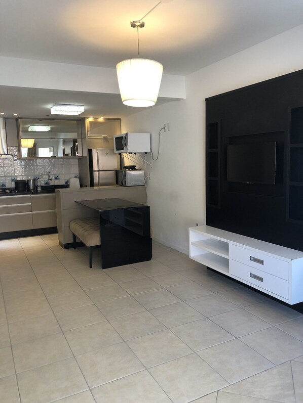 Comfort Apartment, Multiple Beds, Beach View | Private kitchen