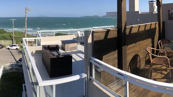 Departamento Confort, varias camas, vista a la playa | Vista desde la habitación