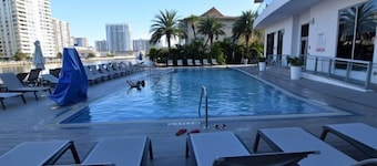 Great Bay View 2 Bed 2 Bath Residence @ Beachwalk
