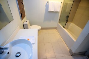 Maison | Salle de bain | Baignoire Ă jets