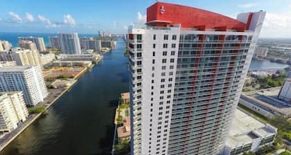 Amazing Ocean & Intracoastal View 1 Bedroom Unit @ The Beachwalk