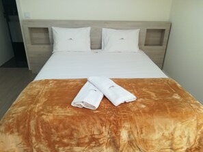 4 bedrooms, iron/ironing board, free WiFi, bed sheets