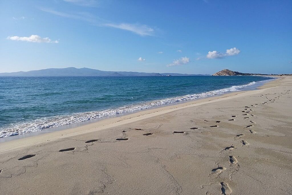 Una spiaggia nelle vicinanze