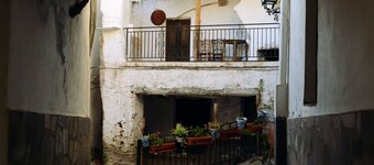 CASTAÑO REAL Maison (Atalbéitar) dans la Alpujarra Granadina 6 5 3 1 1 5 5 1 9. appeler