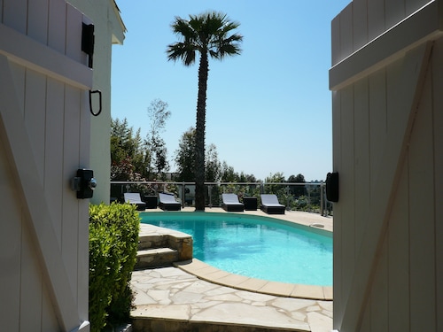 800m from the sea, pretty Provencal villa, quiet, swimming pool, garden in the Golf St. Tropez