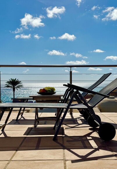 Bungalow with private pool, internet, close to the sea, courtyard, top location, parking lot