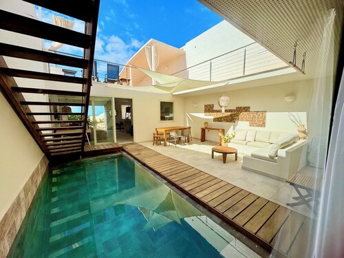 Bungalow mit eigenem Pool, Internet, nah am Meer, Innenhof, Top-Lage, Parkplatz