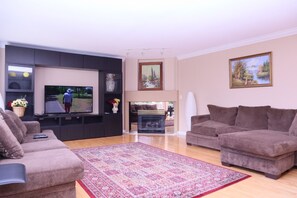 Smart TV, caminetto