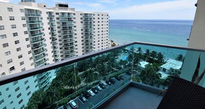 Spectacular Ocean View - 2 Beds + 2 Baths On The Beach