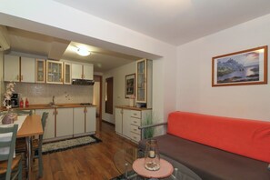 TV - Aida in Poreč - Istrien / Aida in Poreč - 1 Appartement für 2 Personen AP1 (Porec)