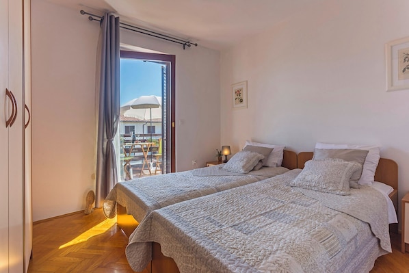 4 chambres, fer et planche à repasser, Wi-Fi, draps fournis