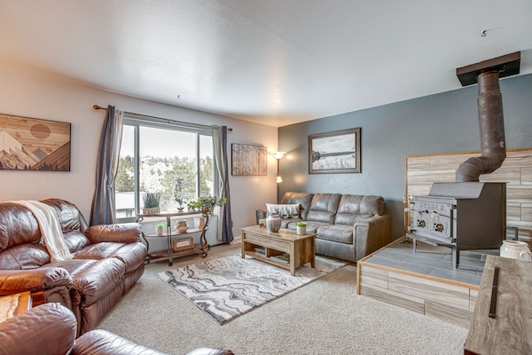 Kittredge Vacation Rental | 3BR | 2BA | 1,450 Sq Ft | Stairs Required
