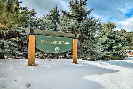 Property grounds. Near Red Rocks, Hiking & Skiing: Kittredge Condo!