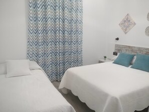 4 bedrooms, iron/ironing board, Internet, bed sheets - RURAL HOUSE LOS TRES PICOS (PRADO DEL REY)