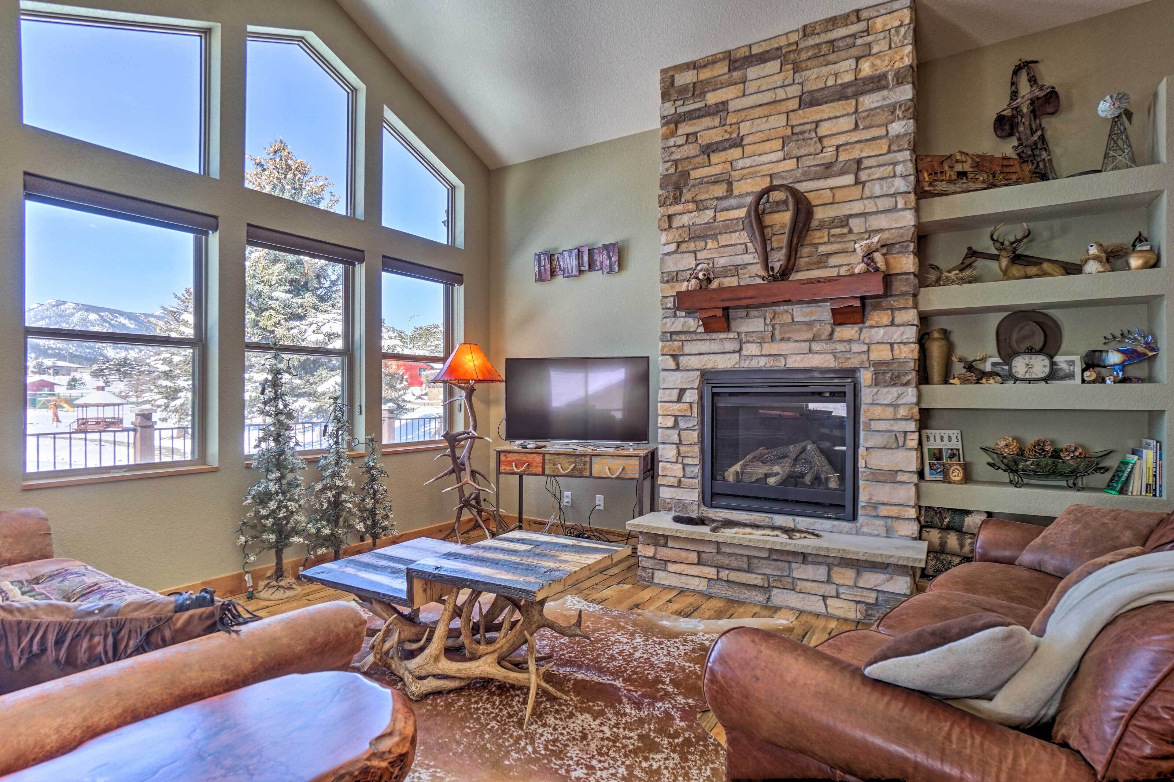 Estes Park House w/ Mtn Views - STR License 3154