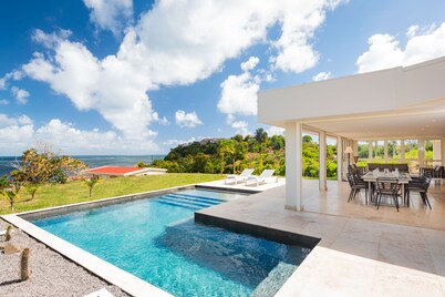 Villa Pétronille, Spacious luxury villa, sleeps 18 Cap Est, Le François  