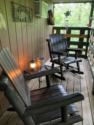 Cabin at Woods Creek Lake in East Bernstadt, Ky Beautiful Wooded Views,