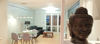 Apartment towers, wifi, pool, breakfast.