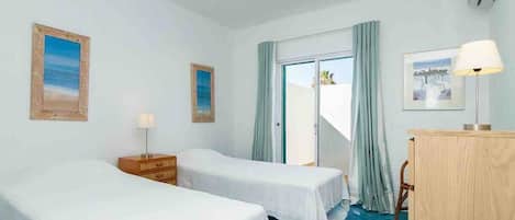 4 chambres, fer et planche à repasser, Wi-Fi, draps fournis