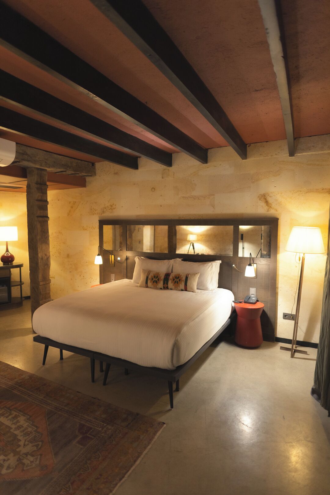  Deluxe with Bathtub | Premium bedding, minibar, in-room safe, soundproofing