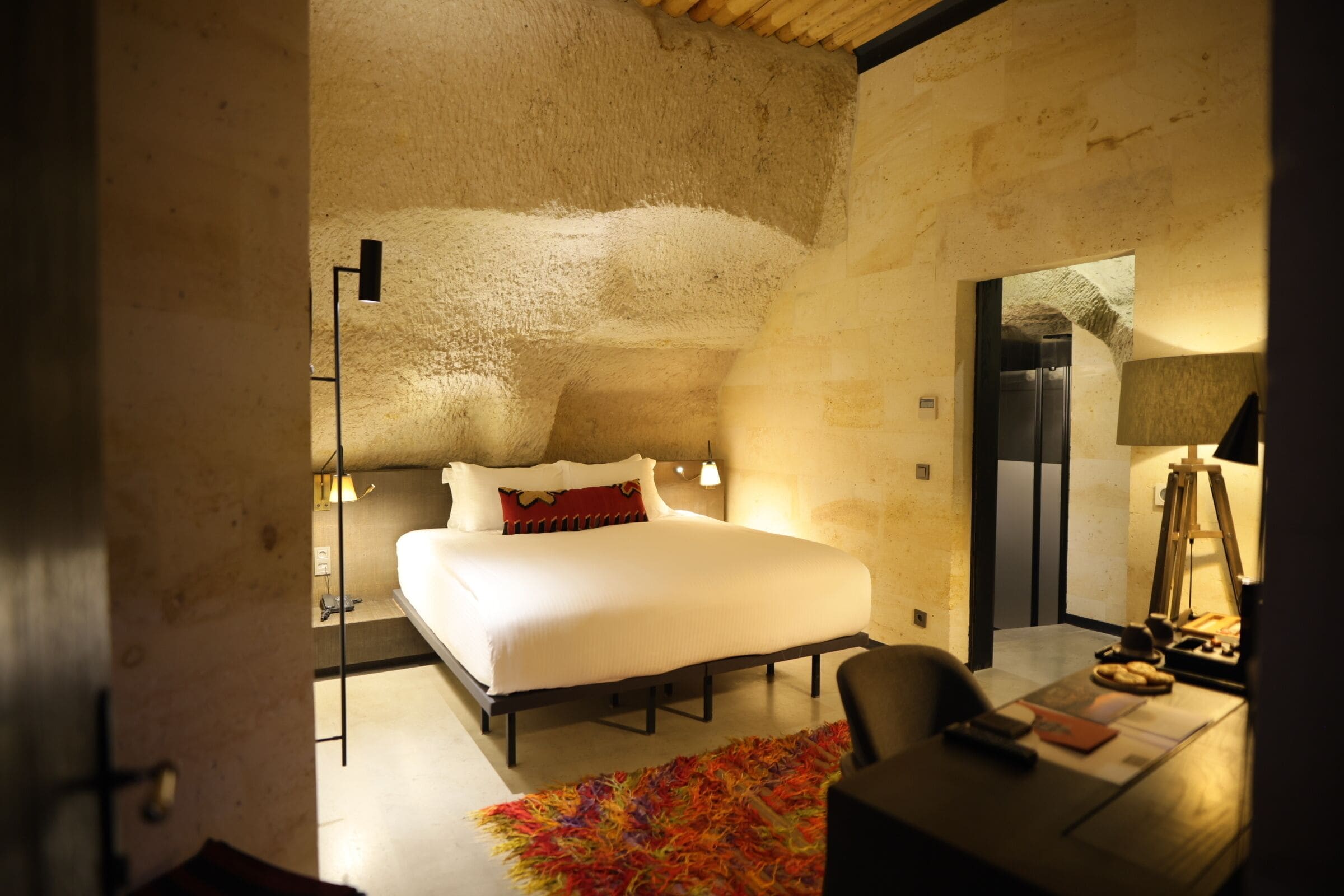 Cave Superior | Premium bedding, minibar, in-room safe, soundproofing