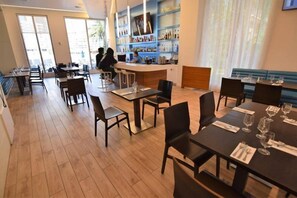 Dining - 2 Bedroom Unit Across From Ocean @ Beachwalk Resort (Hallandale Beach)