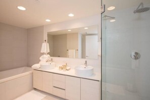 House (BW-1902) | Bathroom | Shampoo