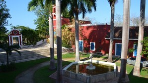 Exterior detail - San Antonio Dzina Hacienda (Motul)