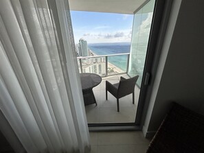 Condo (Hyde-3308) | Exterior