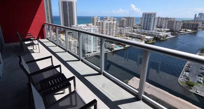 Stuning Ocean View 3 Bed 3 Bath Across The Beach @ Beachwalk
