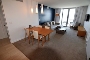 Condo (BW-2007) | 2 quartos, escrivaninha, berços, Wi-Fi de cortesia