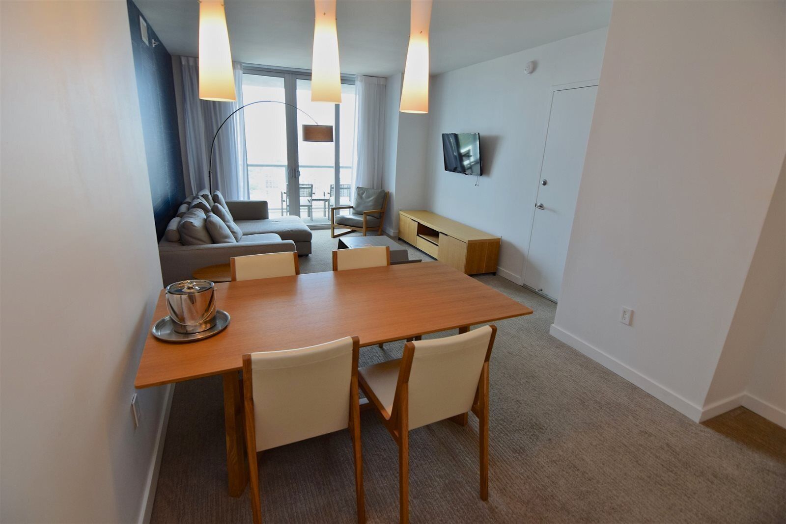 Condo (BW-2206) | Servicio a la habitación