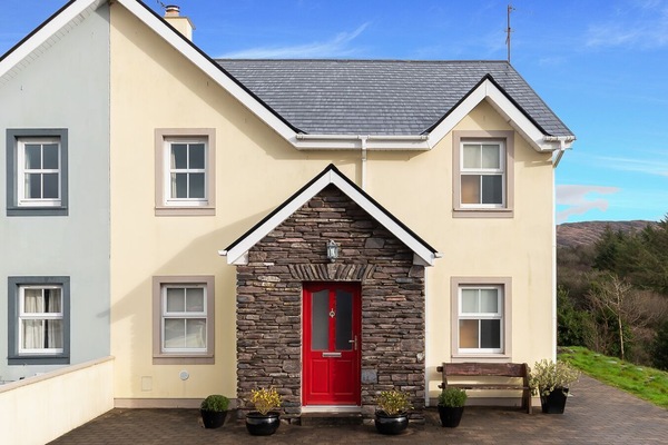 Salmons_Leap_Holiday_Home_ Sneem _Village_ Kerry